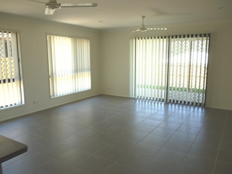 37  Huntley  Cres, Redbank Plains QLD 4301