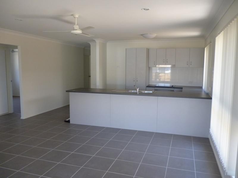 37  Huntley  Cres, Redbank Plains QLD 4301
