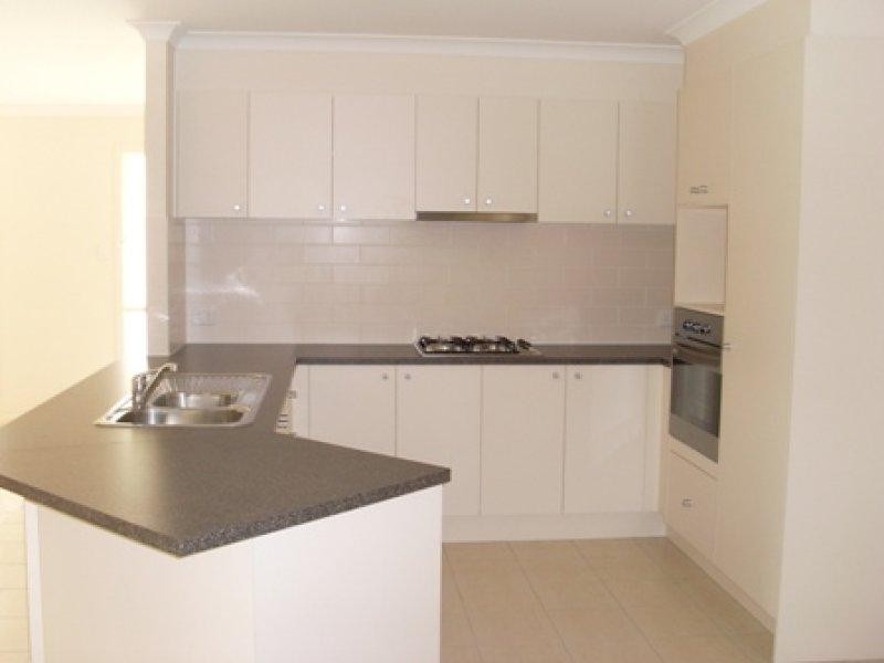 27 Patsy Cres, Redbank Plains QLD 4301
