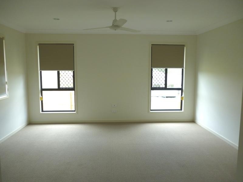 32 Oliver Dr, Redbank Plains QLD 4301