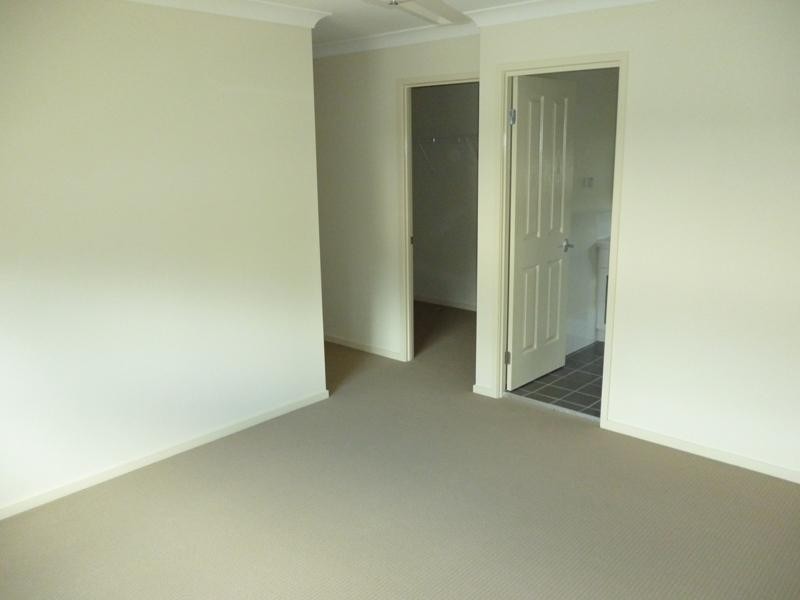 32 Oliver Dr, Redbank Plains QLD 4301