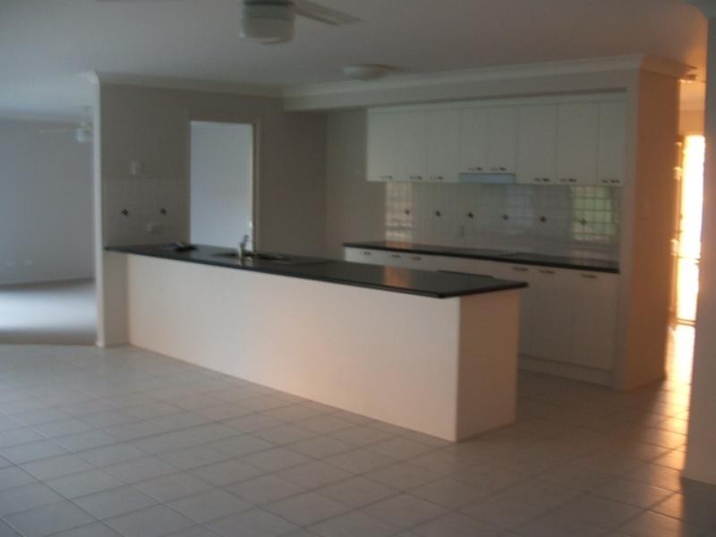 22 Wellers St, Pacific Pines QLD 4211