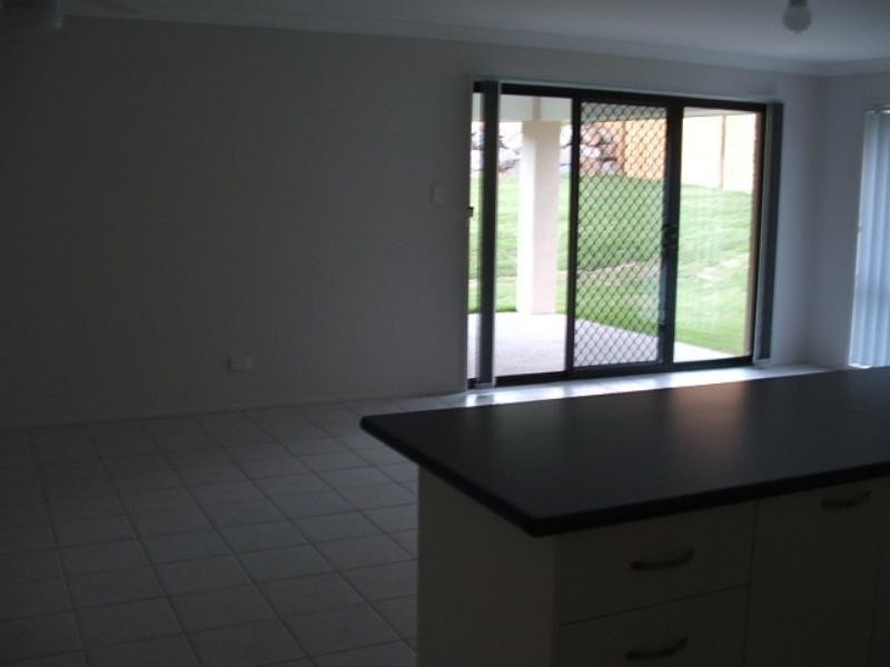 22 Wellers St, Pacific Pines QLD 4211