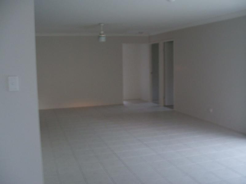 22 Wellers St, Pacific Pines QLD 4211
