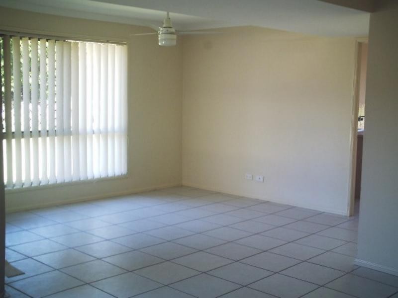 18 Mitchell Pl, Parkinson QLD 4115