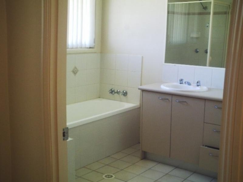 18 Mitchell Pl, Parkinson QLD 4115