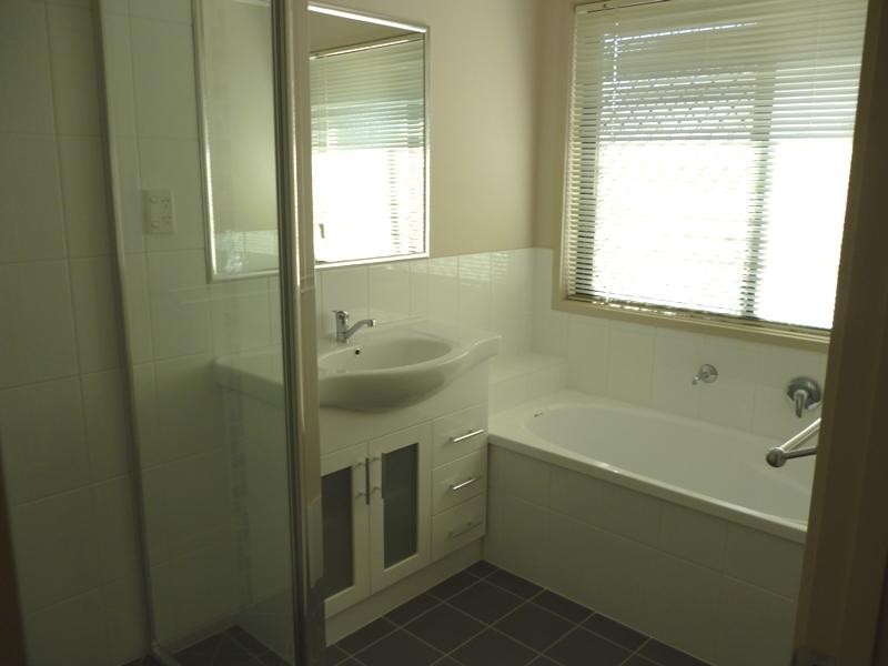 23 Aleisha  Ct, Collingwood Park QLD 4301