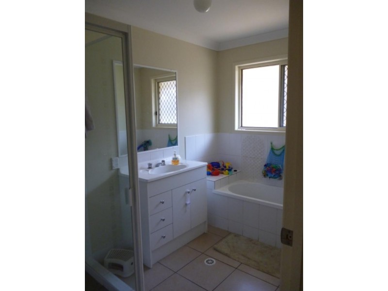 3 Wolfik  Dr, Goodna QLD 4300