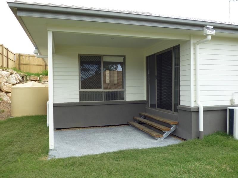 4 Stanbury  Dr, Goodna QLD 4300