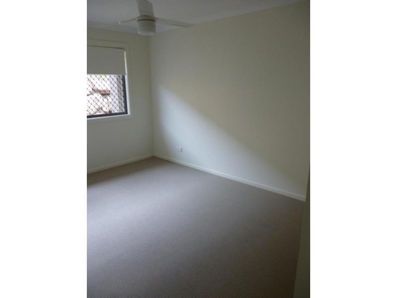 4 Stanbury  Dr, Goodna QLD 4300