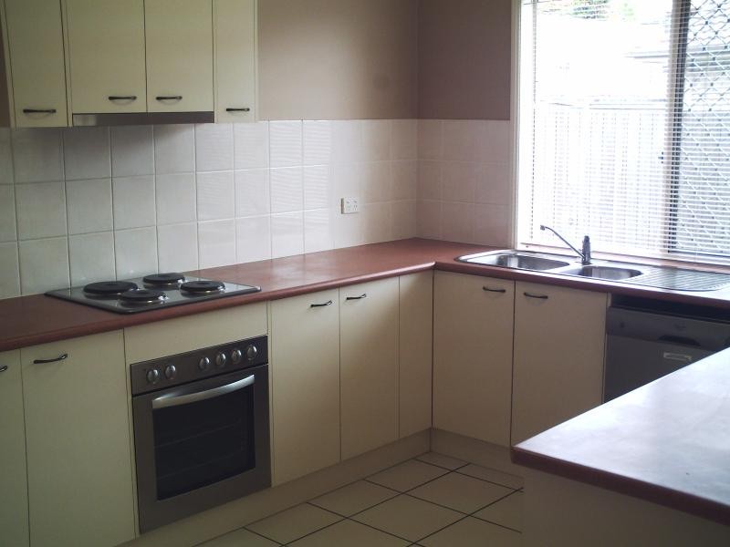 4 Mozart Pl, Mackenzie QLD 4156