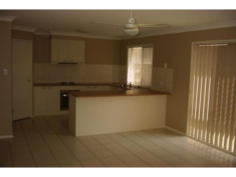 4 Mozart Pl, Mackenzie QLD 4156