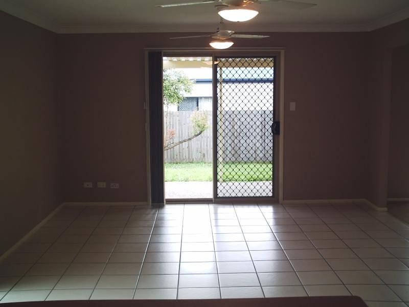 4 Mozart Pl, Mackenzie QLD 4156