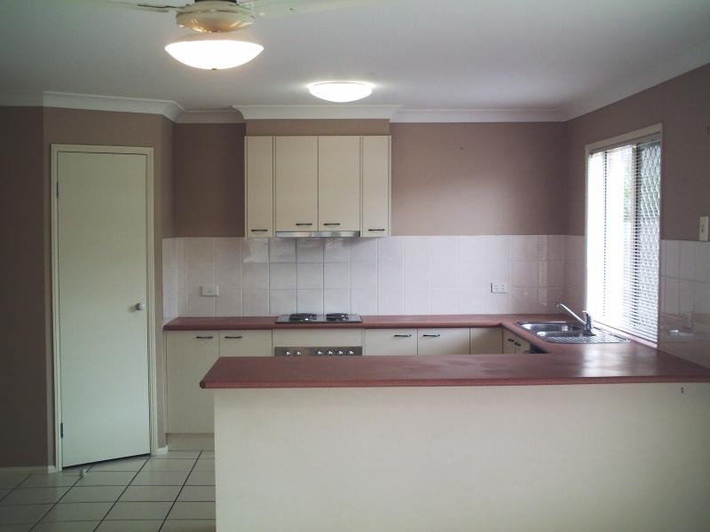 4 Mozart Pl, Mackenzie QLD 4156