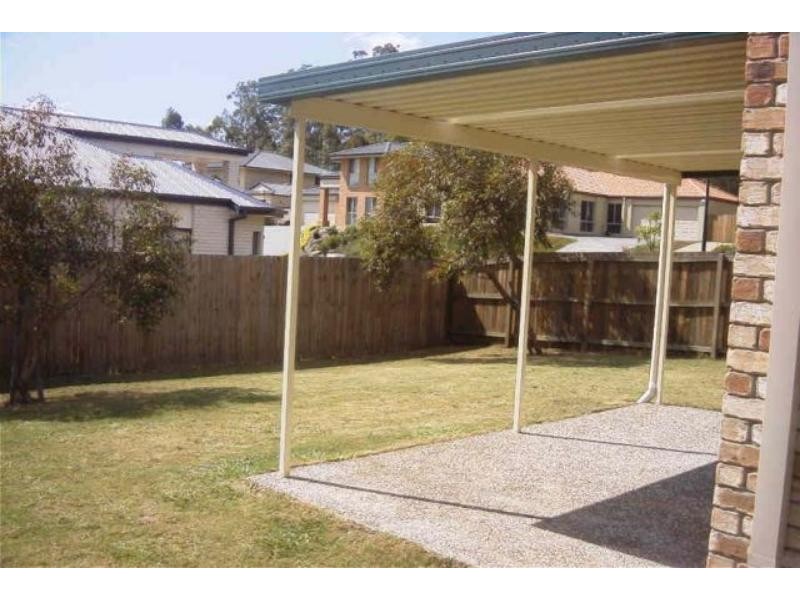 4 Mozart Pl, Mackenzie QLD 4156
