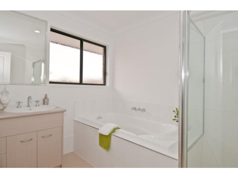 27 Cedarwood St, Berrinba QLD 4117