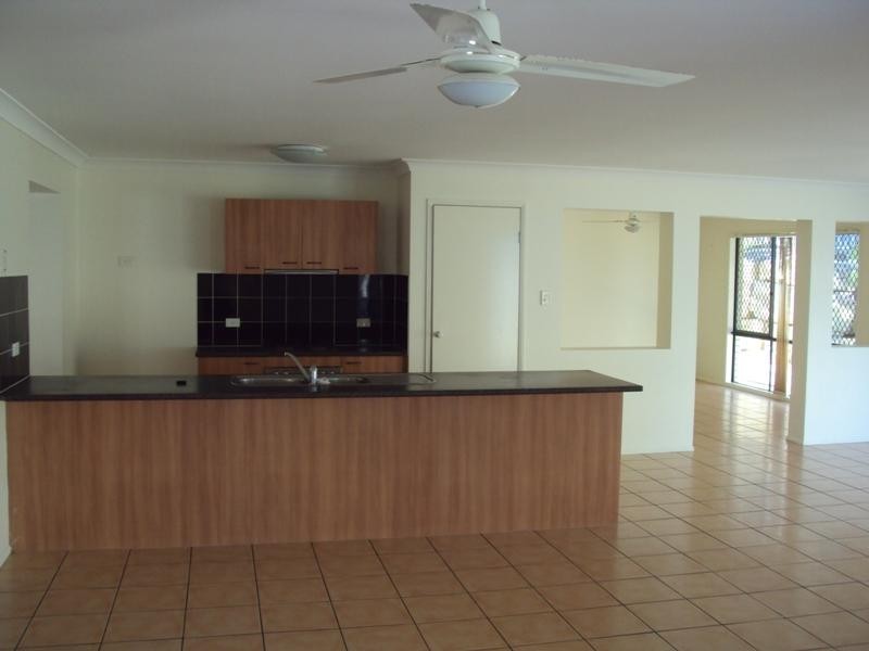 49 Brookside St, Lota QLD 4179
