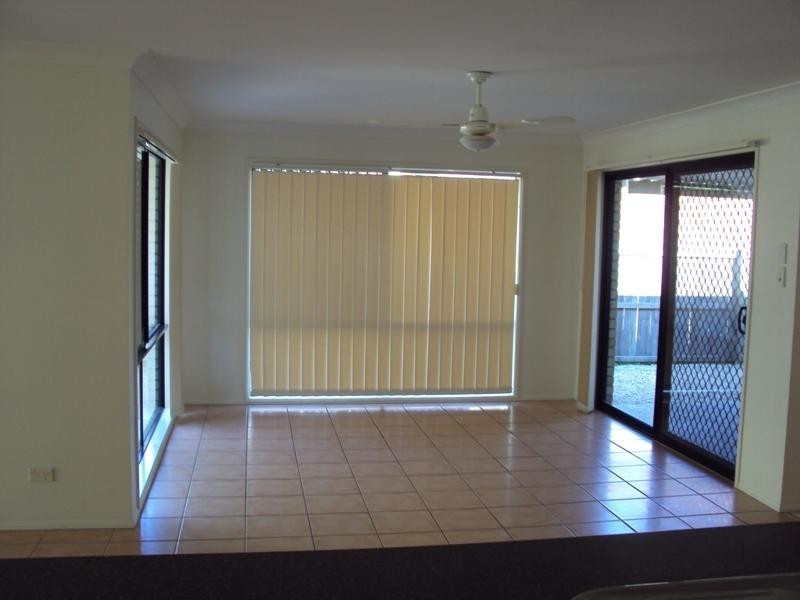 49 Brookside St, Lota QLD 4179