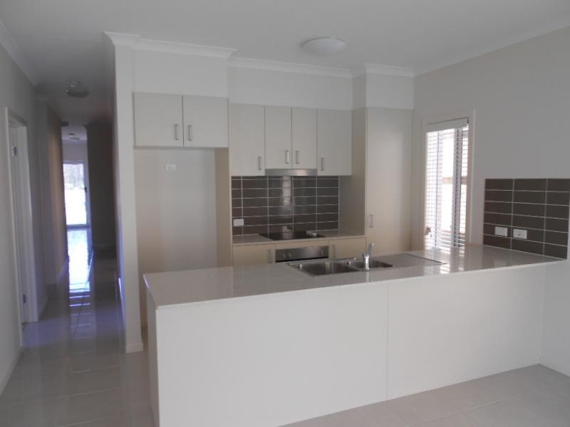 20 Arnaldo Ave, Augustine Heights QLD 4300