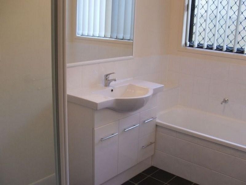 13 Adab Cl, Boronia Heights QLD 4124