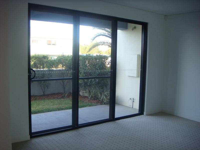 65 Sickle Ave, Hope Island QLD 4212