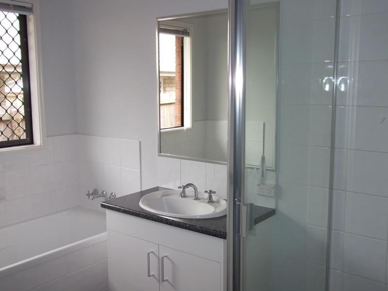 6 Camphor St, Victoria Point QLD 4165