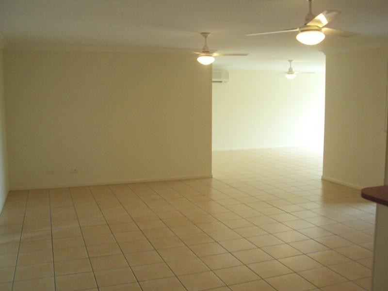 13 Stevenson St, Calamvale QLD 4116