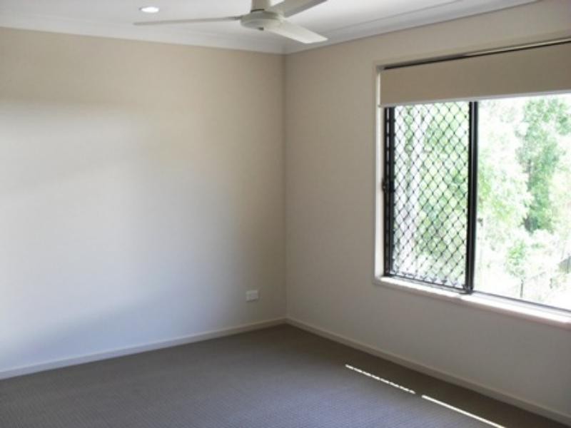 4 Harriet Dr, Oxenford QLD 4210