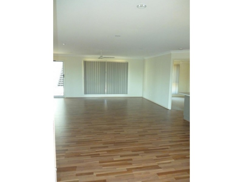 9 FIGBIRD Cl, Goodna QLD 4300