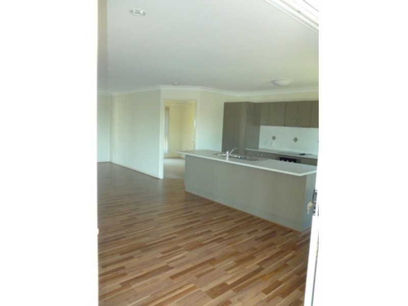 9 FIGBIRD Cl, Goodna QLD 4300