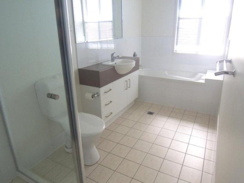 30/15 Workshops St, Brassall QLD 4305