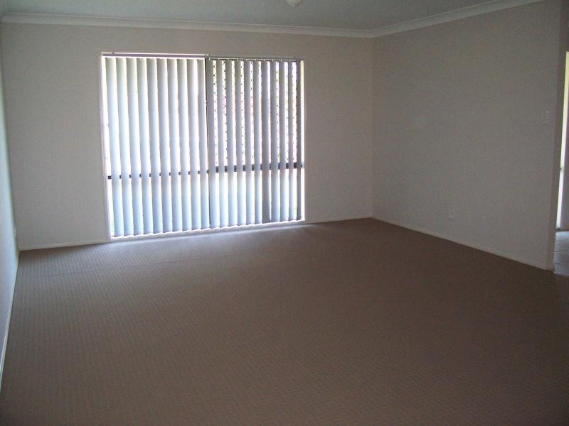 8 Juniper St, Heathwood QLD 4110
