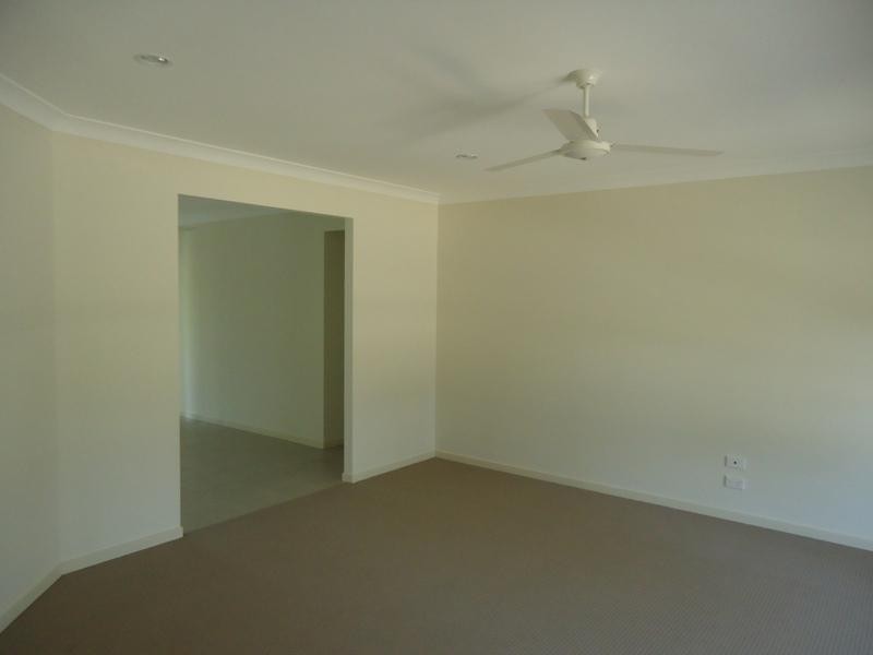 4 McGrath  Ct, Moggill QLD 4070