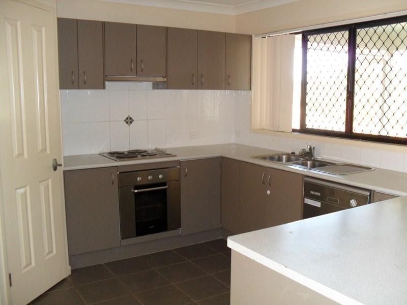 12 Schafer Ct, Edens Landing QLD 4207