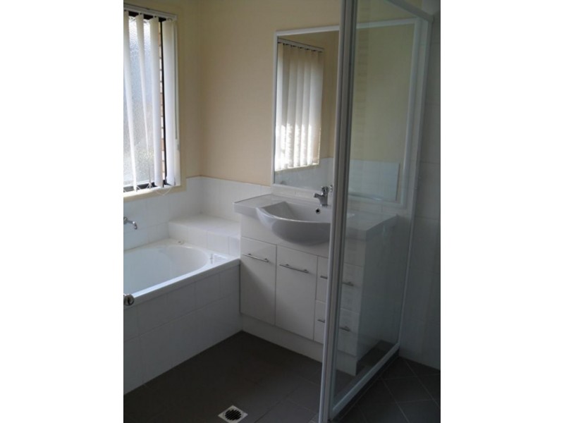 12 Schafer Ct, Edens Landing QLD 4207