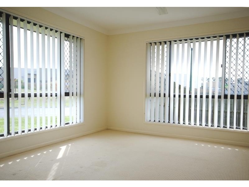 15 Hubner Dr, Rothwell QLD 4022