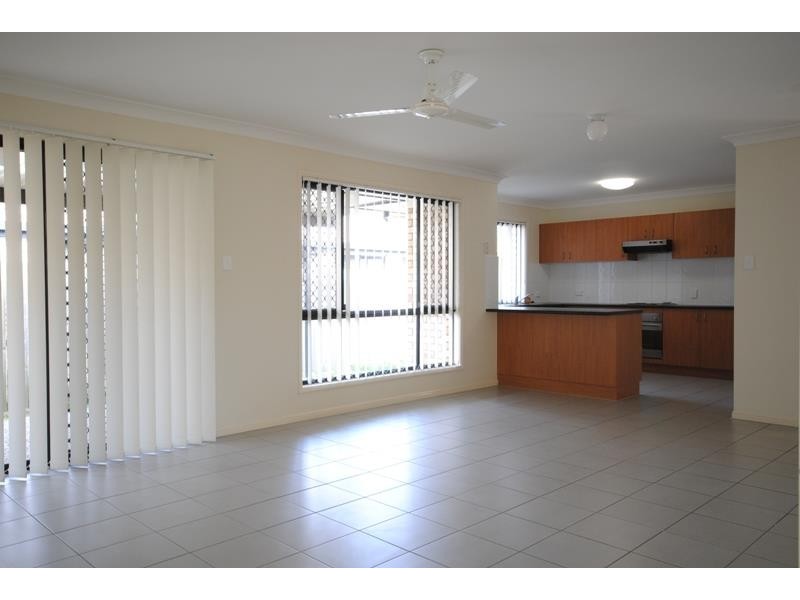 15 Hubner Dr, Rothwell QLD 4022