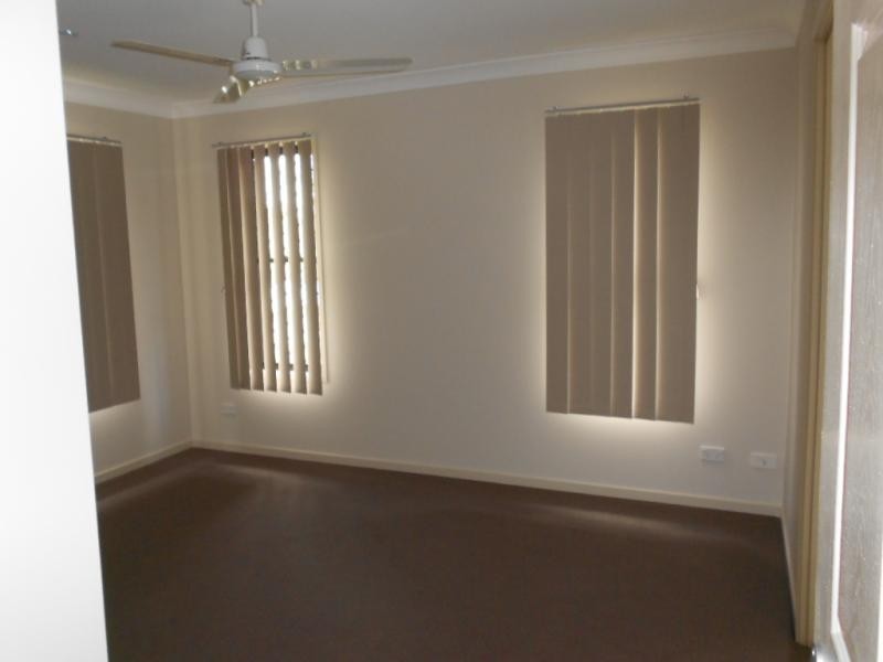 13 FIGBIRD Cl, Goodna QLD 4300