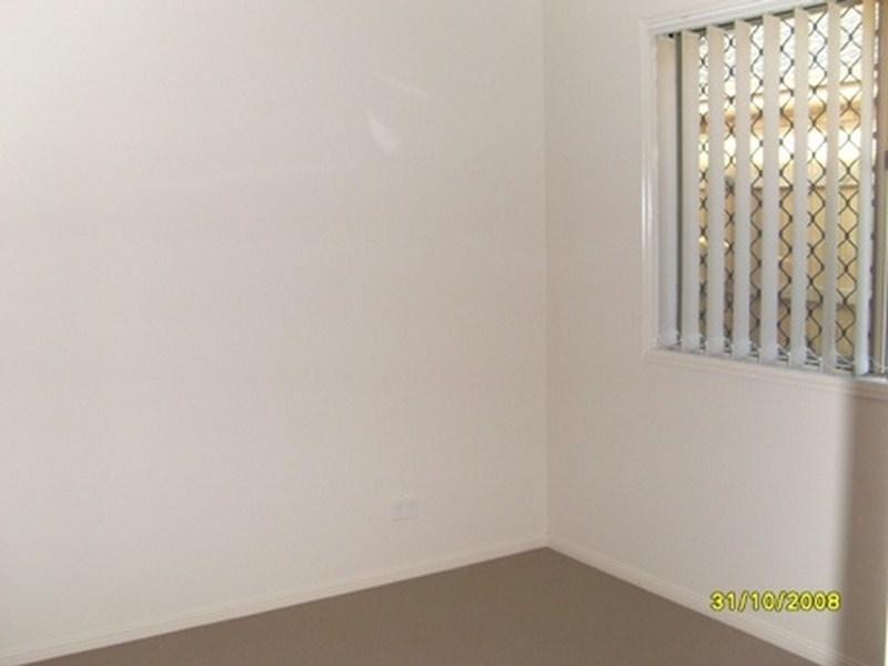 27 Lucy St, Marsden QLD 4132
