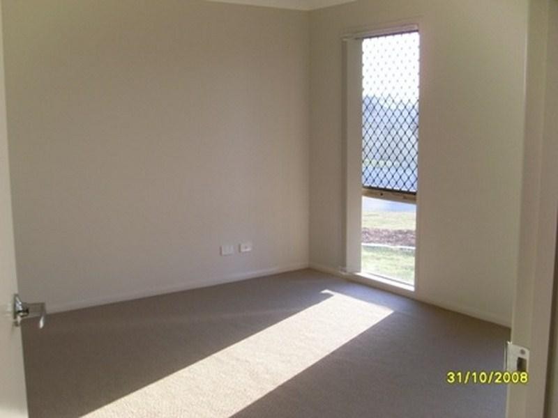 27 Lucy St, Marsden QLD 4132
