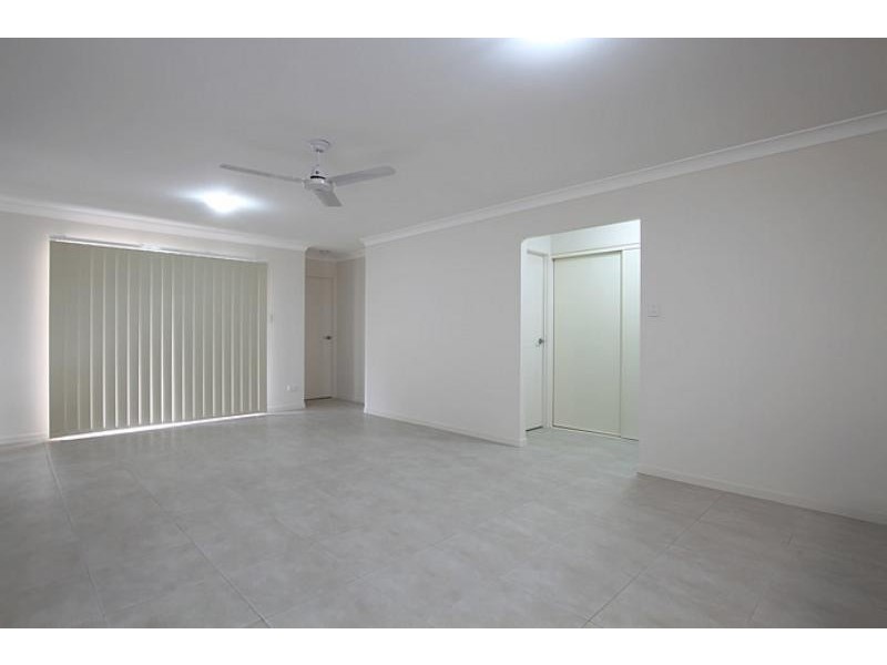 1/21 Toby Cl, Kallangur QLD 4503