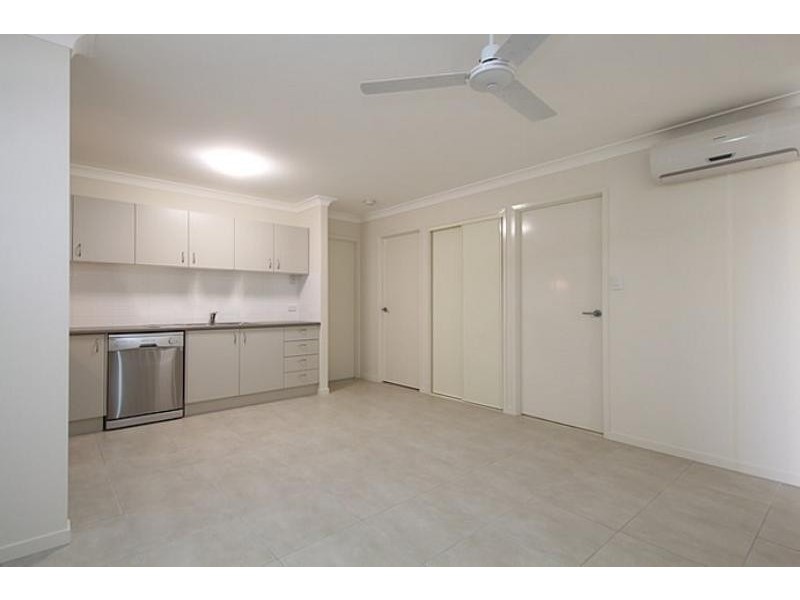 2/21 Toby Cl, Kallangur QLD 4503