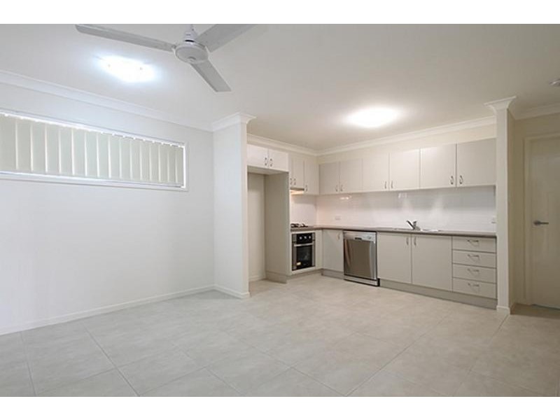 2/21 Toby Cl, Kallangur QLD 4503