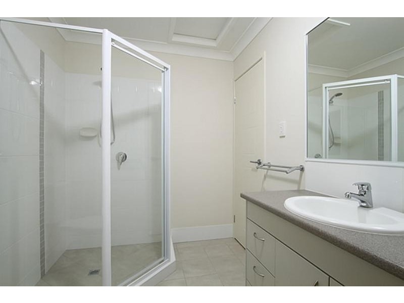 2/21 Toby Cl, Kallangur QLD 4503