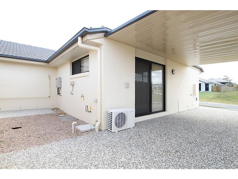 2/21 Toby Cl, Kallangur QLD 4503