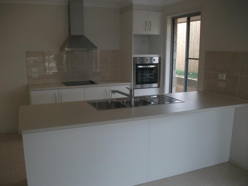 28 Lilley  Tce, Chuwar QLD 4306