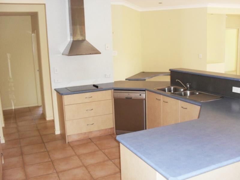 24 Regatta  Ave, Oxenford QLD 4210