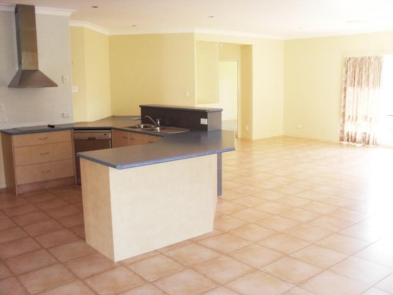 24 Regatta  Ave, Oxenford QLD 4210