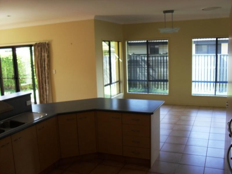 24 Regatta  Ave, Oxenford QLD 4210