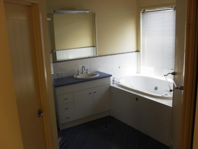 24 Regatta  Ave, Oxenford QLD 4210